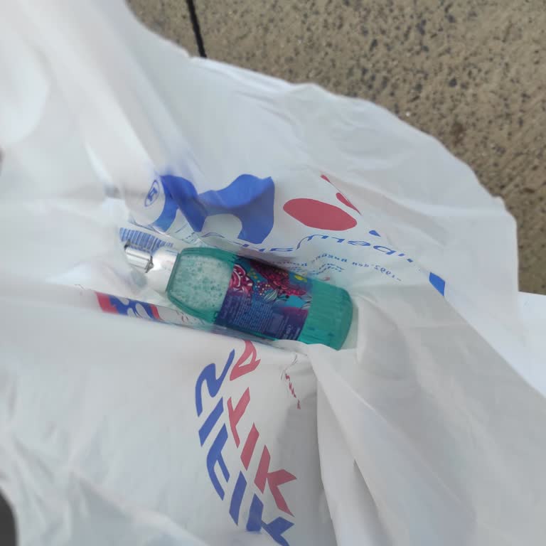 Cem Hipermarketleri Çalışanların İlgisizliği Ve Saygısızlığı!