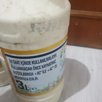 Tazedirekt'ten Gelen Hijyen Sorunu: Çamurlu Süt Bidonları