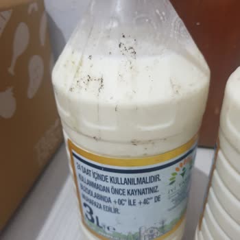 Tazedirekt'ten Gelen Hijyen Sorunu: Çamurlu Süt Bidonları