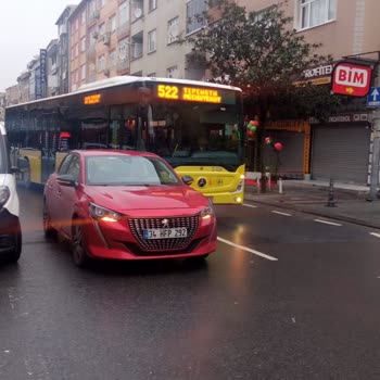 Araç Kiralama Mağduriyeti: Yolda Kalan Araç Ve İletişim Sorunları