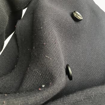 Zara Ceket Kalitesizliği: Hızlı Yıpranma Sorunu