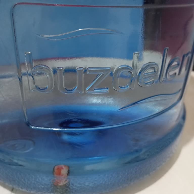 Buzdelen Damacanayı Kontrol Ettiğimizde İçerisinden Mıknatıs Çıktı