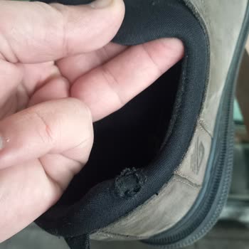 Ayakkabıda Beklenmedik Yırtılma Ve Mağaza Cevabı