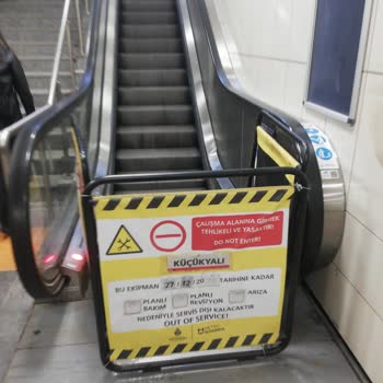Maltepe Belediyesi Metro İstasyonundaki Bozuk Merdiven