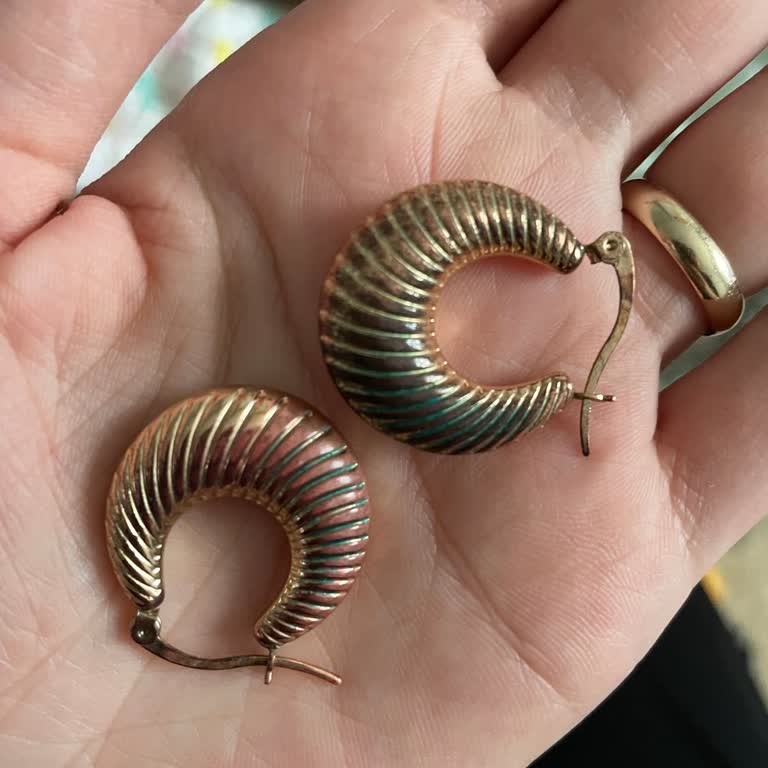 Kartaltepe AVM'deki Takı Mağazasından Aldığım Küpelerde Renk Değişimi Ve İlgisizlik