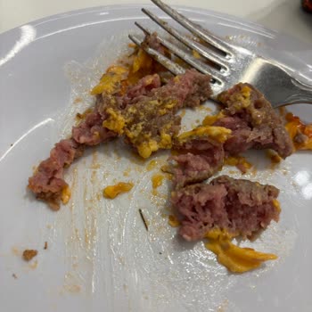 Köfteci Yusuf'ta İyi Pişmemiş Burger Sorunu