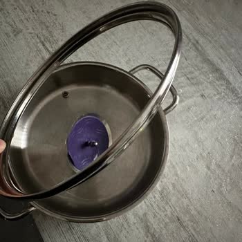 Korkmaz Perla Seti: Patlayan Kapak Ve Çıkmayan Lekeler