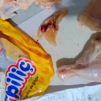 BİM'den Aldığım Tavukta Şaşırtıcı Koku Ve Renk Sorunu