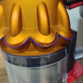 Dyson Süpürgede Boya Soyulması Ve Lastik Sorunları