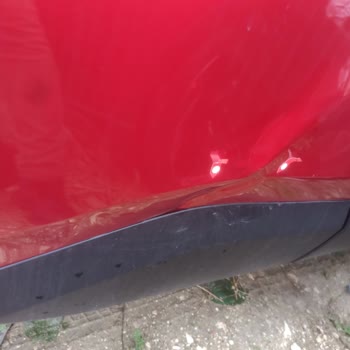 Teslimat Sürecinde Hayal Kırıklığı: Hasarlı Araç Şoku