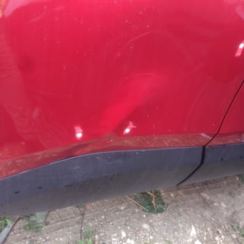 Teslimat Sürecinde Hayal Kırıklığı: Hasarlı Araç Şoku