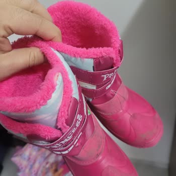 Kız Çocuk Ayakkabısında Hayal Kırıklığı: Yanlış Tamirat Ve İade Sorunu