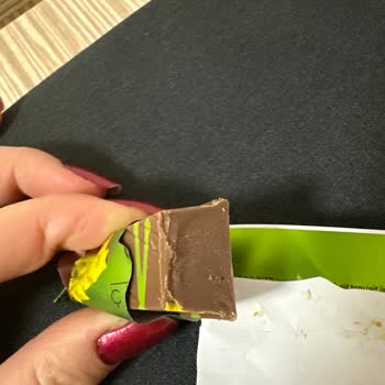 Antep Fıstıklı Çikolata Hayal Kırıklığı