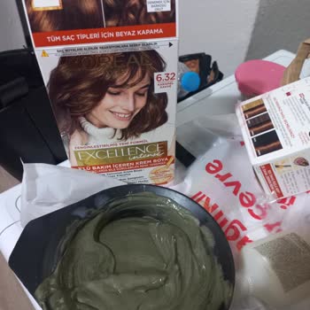 Loreal Paris Saç Boyası İle Beklenmedik Renk Sorunu