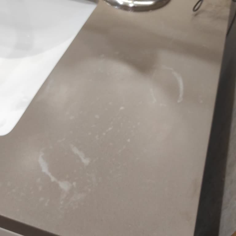 Porçöz Ürünü Mermer Tezgahı Mahvetti