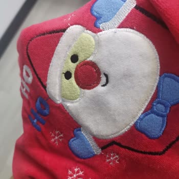 Myluni'den Aldığım Kostüm Deterjan Kokulu Noel Baba Kısmı Sararmıştı