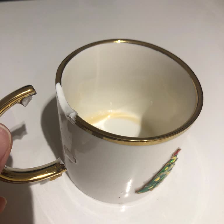 Yılbaşı Temalı Fincanların Kalitesizliği