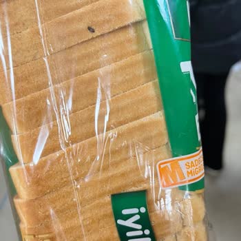 Migros İyilik Marka Tost Ekmeğinde Böcek Şikayeti