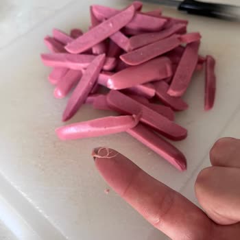 Banvit Sosislerinden Tavuk Tüyü Şoku!