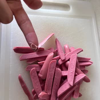 Banvit Sosislerinden Tavuk Tüyü Şoku!