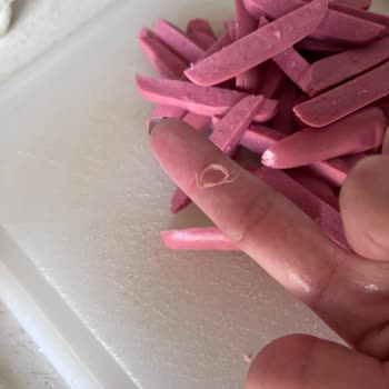 Banvit Sosislerinden Tavuk Tüyü Şoku!