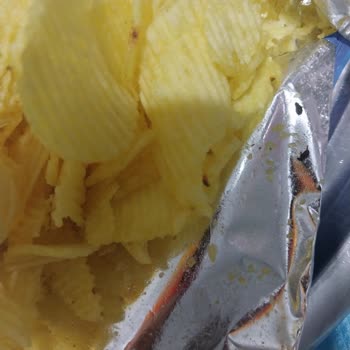 Cips Paketinde Böcek Şoku