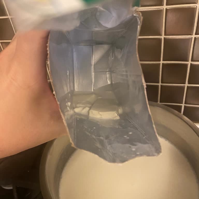 Bozuk Keçi Sütü Ve İlgisiz Müşteri Hizmeti