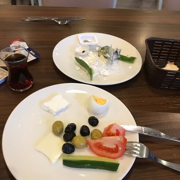 Kışın Zayıf Kahvaltı Ve Kaba Çalışanlar: Unutulmaz Bir Deneyim