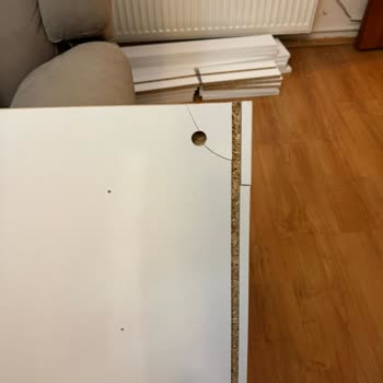 Kırık Şifonyer Parçası Ve İletişim Sorunları