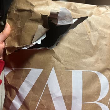 UPS Türkiye İle Yıpranmış Yılbaşı Hediyesi Teslimatı