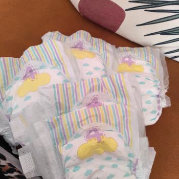 Jenny Willy Bebek Bezlerinde Dayanıksız Kanatlar