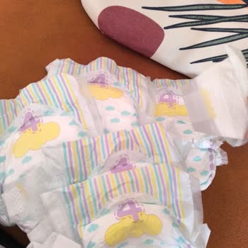 Jenny Willy Bebek Bezlerinde Dayanıksız Kanatlar