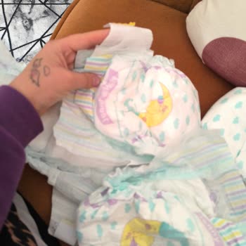 Jenny Willy Bebek Bezlerinde Dayanıksız Kanatlar