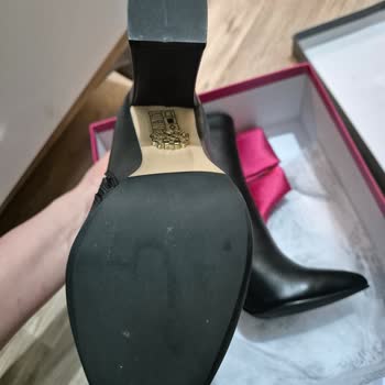 Boyner'den Yıpranmış Ayakkabı Şoku