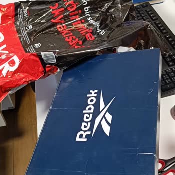 Boyner'den Sipariş Edilen Reebok Yerine Yırtık Lumberjack Şoku