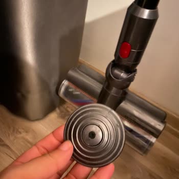 Dyson V15 Süpürge Tekerlek Sorunu Ve Müşteri Hizmetleri Ulaşım Problemi