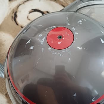 Dyson Süpürge Tekerlekleri Hızla Eskidi