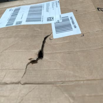 Kargo Paketlerim Sürekli Yırtılıyor Ve Kontrol Ediliyor