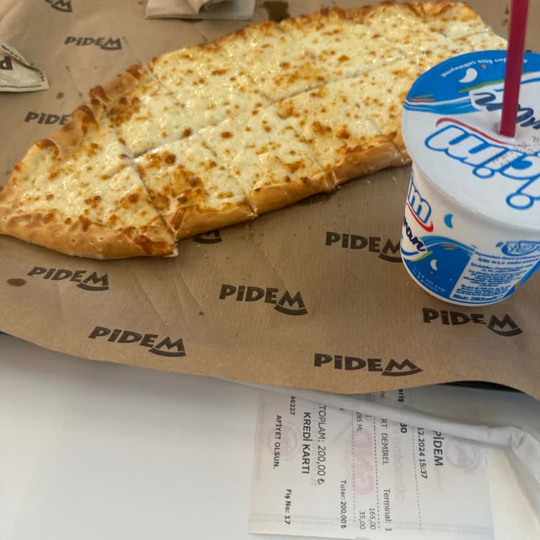 Pidem Restaurant AVM'de Yemek Beklerken Çocuğum Ağladı