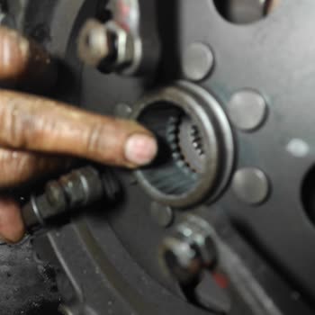 Massey Ferguson 3105 Traktöründe Debriyaj Ve Hidrolik Sorunları