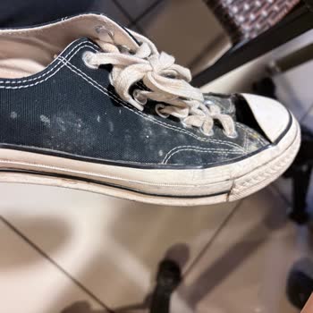 Converse Ayakkabıda Açılma Ve Küf Sorunu