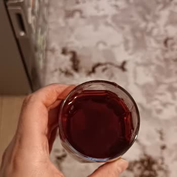 İçim Vişne Suyunda Çürük Tad Ve Koku Şoku