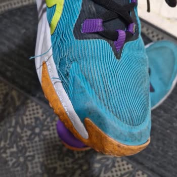 Nike Ayakkabıda İp Kopması Sorunu