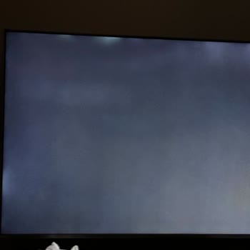 Philips TV'de Işık Süzmeleri: Servis Sorunu Çözmüyor