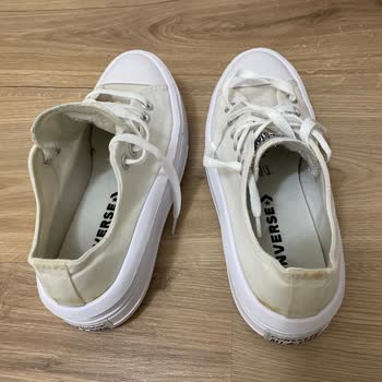 Fashfed Converse Ayakkabının Renk Değiştiren Sorunu