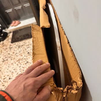 Yurtiçi Kargo'nun Hasarlı Ve Yağlanmış Paket Teslimatı