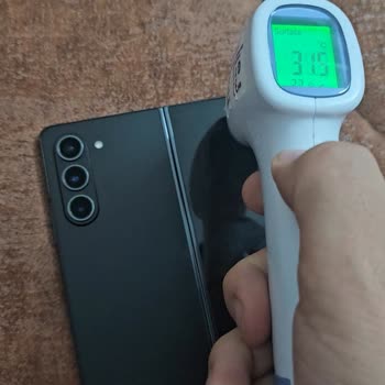 Samsung Yetkili Servisinde Çözülemeyen Menteşe Ve Isınma Problemleri