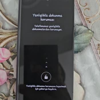 Samsung Yetkili Servisinde Çözülemeyen Menteşe Ve Isınma Problemleri