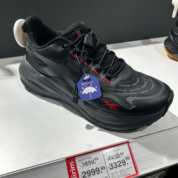 FLO Mağazasında Etiket Fiyatı Şoku: Reebok Ayakkabı Zamlandı