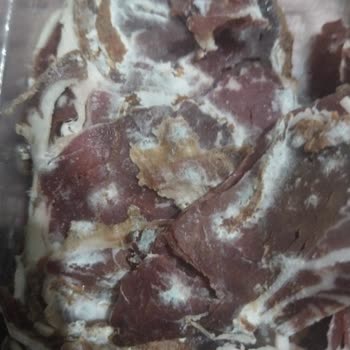 BİM'den Alınan Bozuk Pastırma: Sağlığımız Tehlikede!